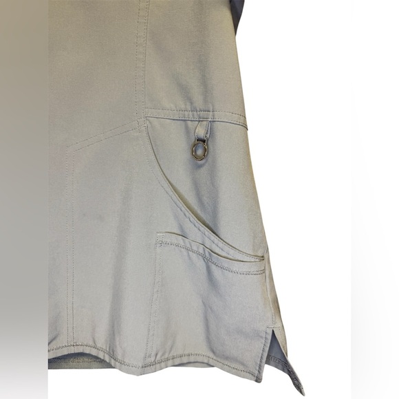 Cherokee Infinity Light Gray Scrub Top X-Large - Picture 4 of 5